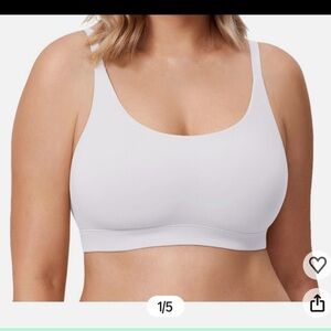 Amazon Women's Light Gray Seamless Sports Bra